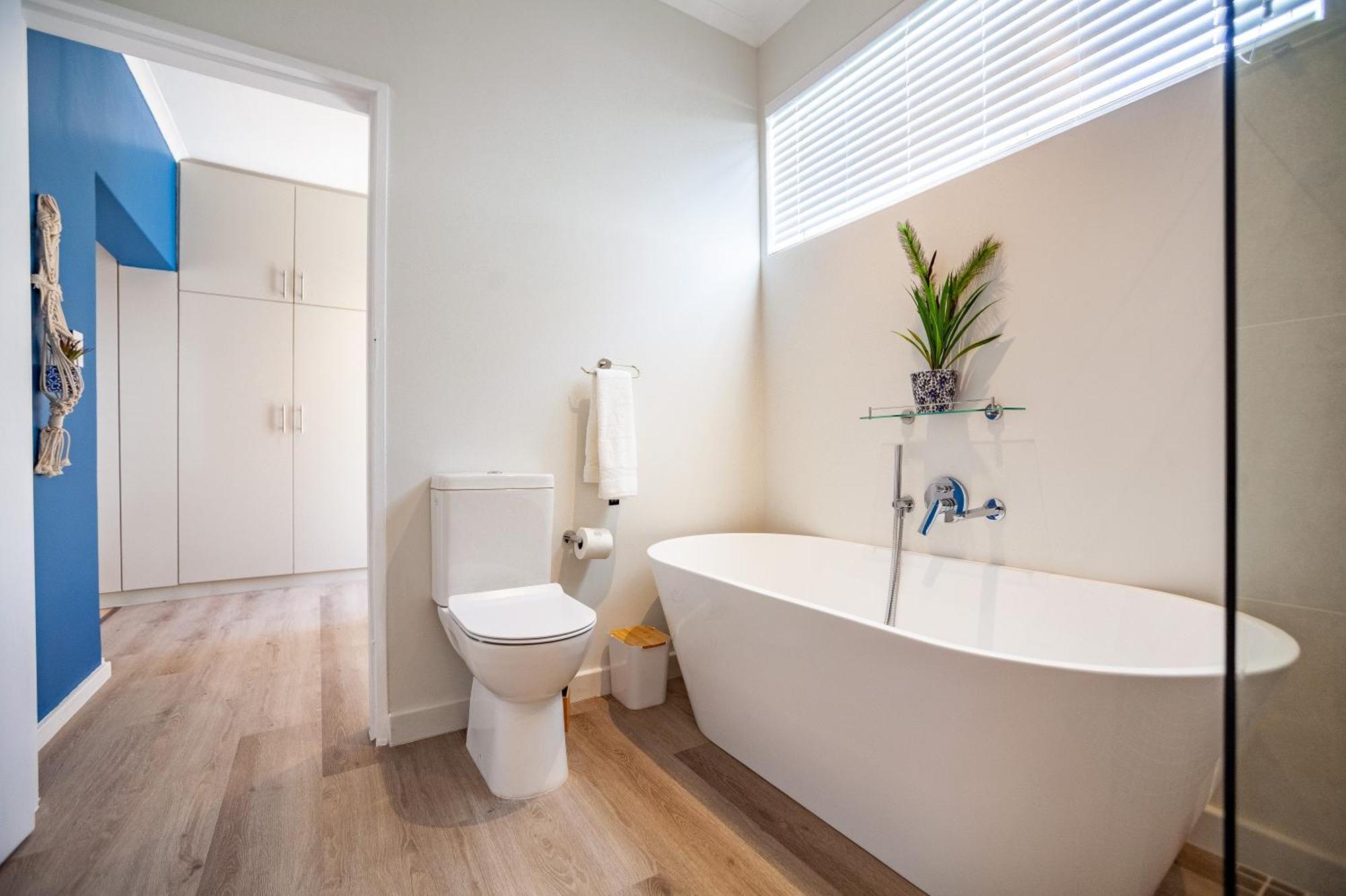 Seaside Bliss On The Beach, Bloubergstrand- 5 Bedroom