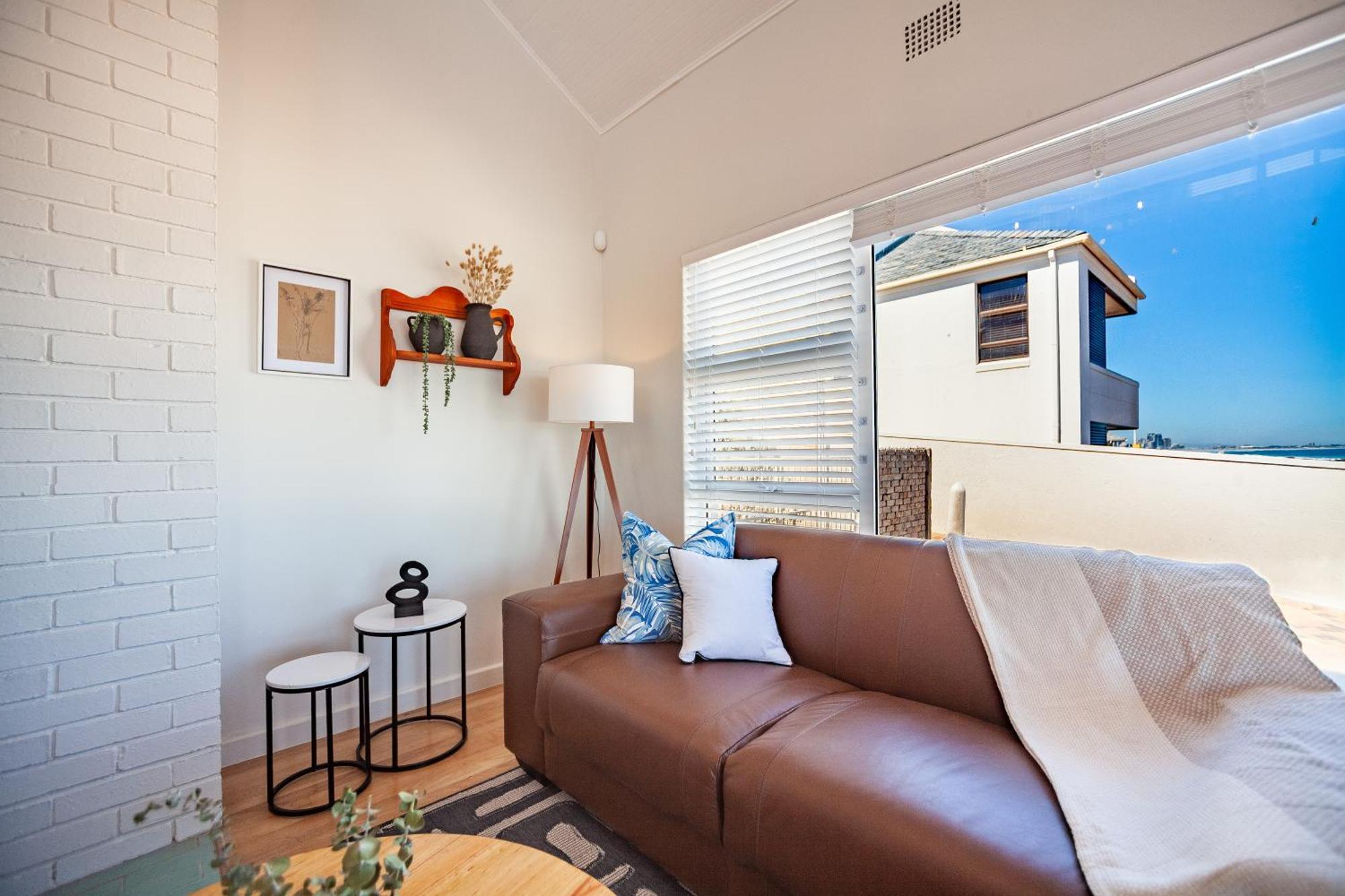 Appartement Seaside Bliss On The Beach, Bloubergstrand- 5 Bedroom Le Cap