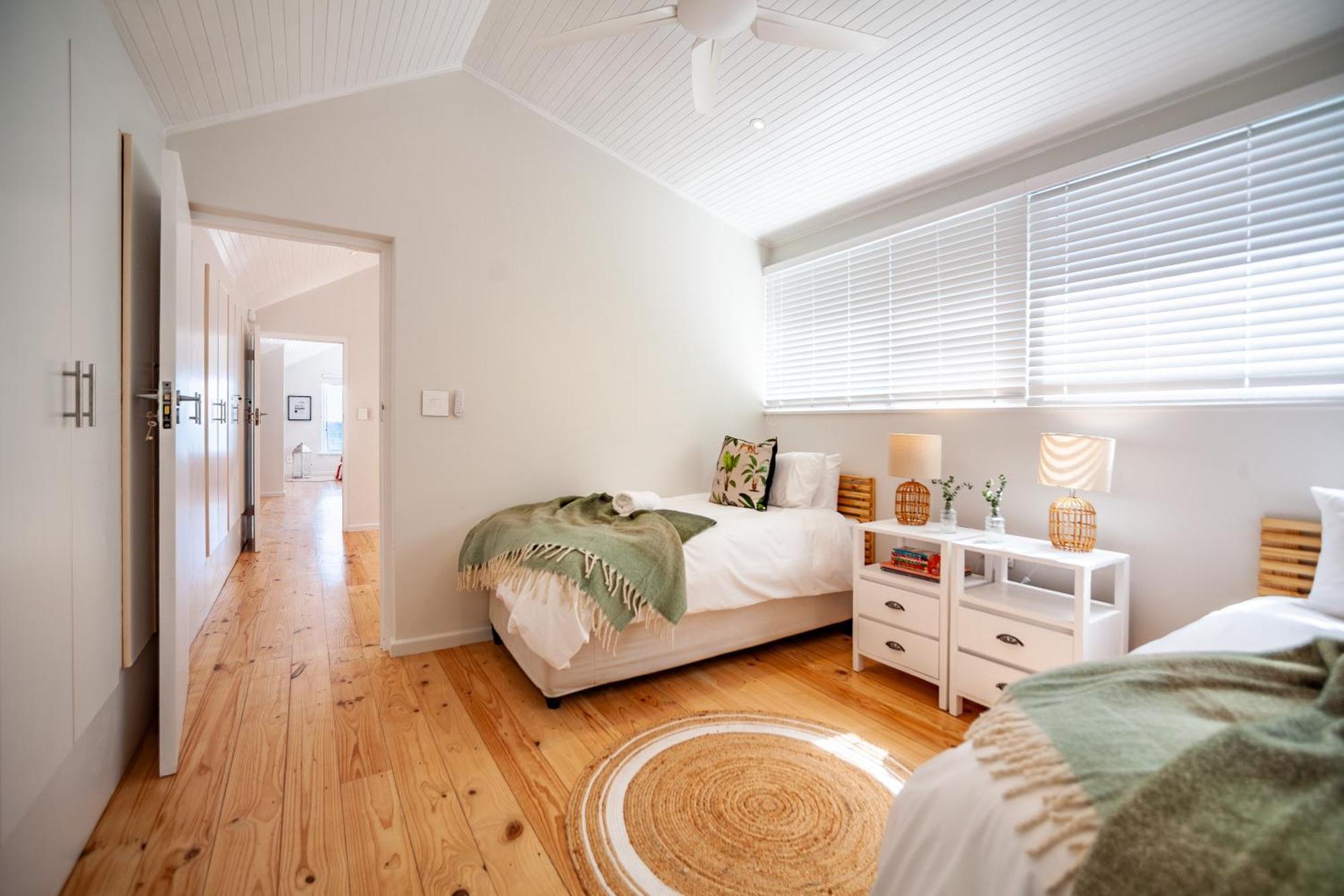 Seaside Bliss On The Beach, Bloubergstrand- 5 Bedroom * Le Cap
