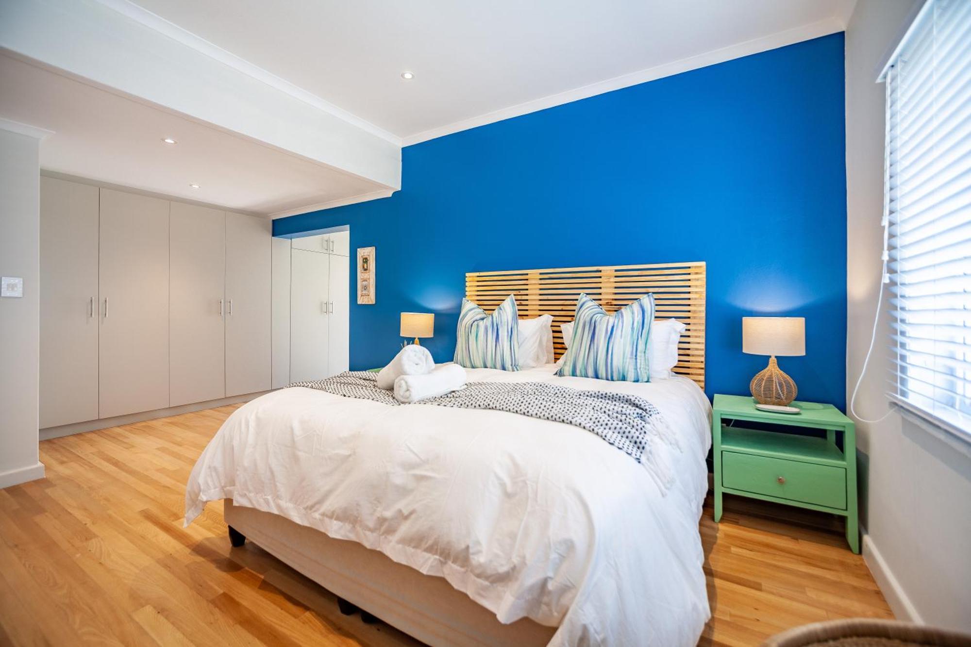 Seaside Bliss On The Beach, Bloubergstrand- 5 Bedroom *