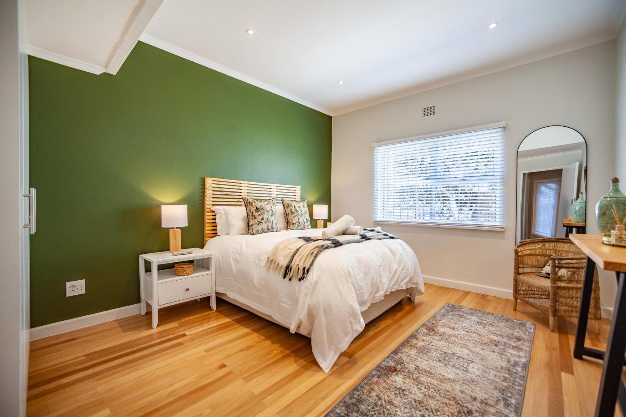 Apartment Seaside Bliss On The Beach, Bloubergstrand- 5 Bedroom *