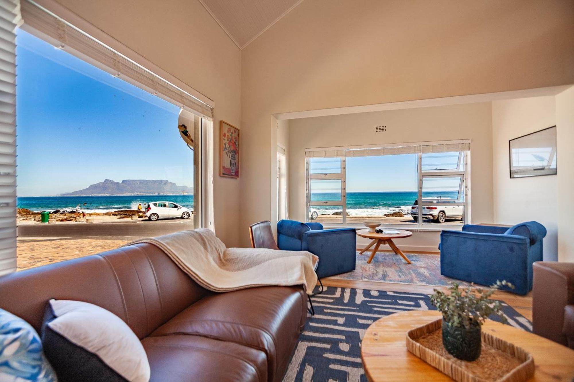 Seaside Bliss On The Beach, Bloubergstrand- 5 Bedroom * Cape Town