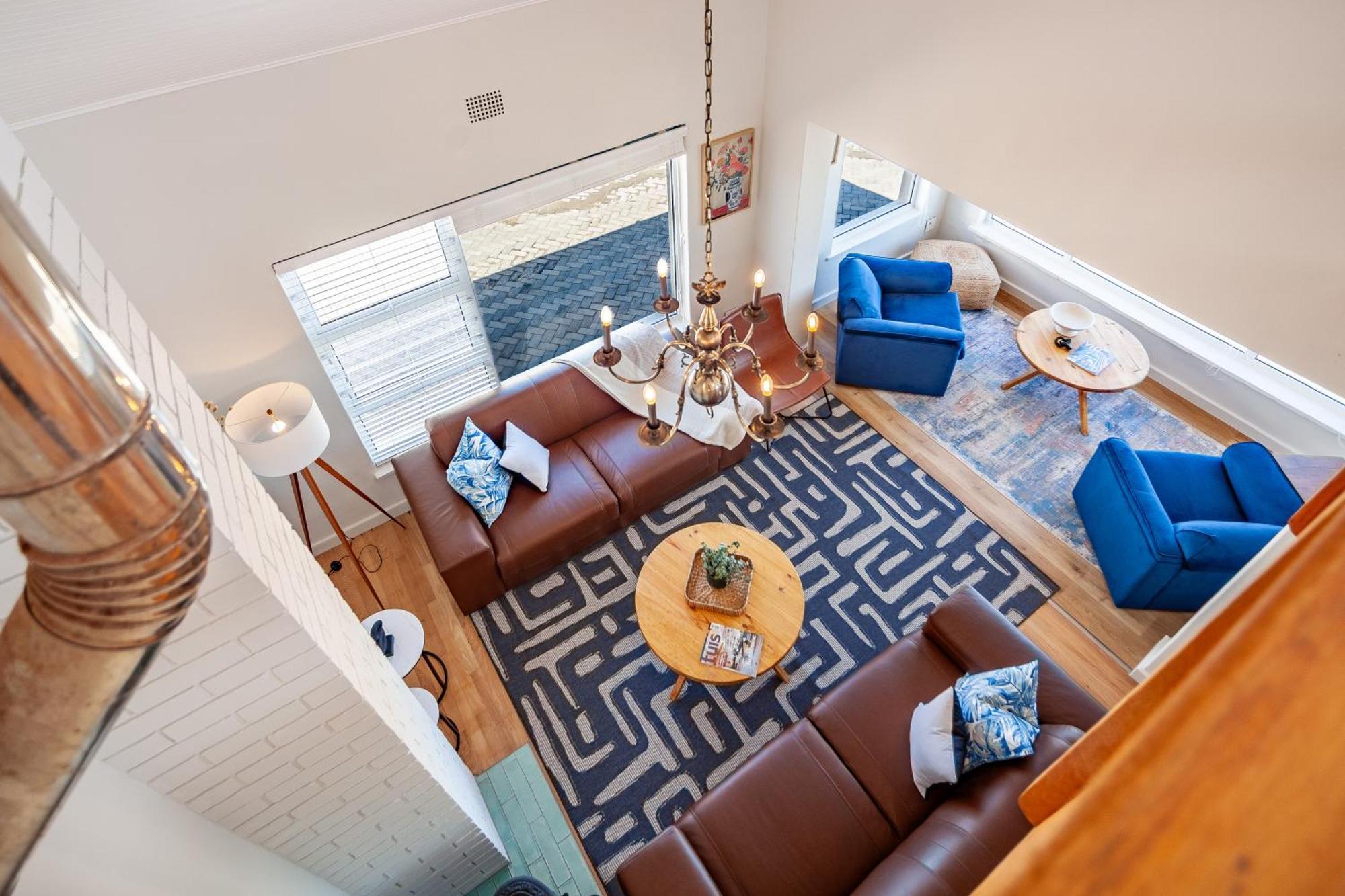 Seaside Bliss On The Beach, Bloubergstrand- 5 Bedroom Cape Town