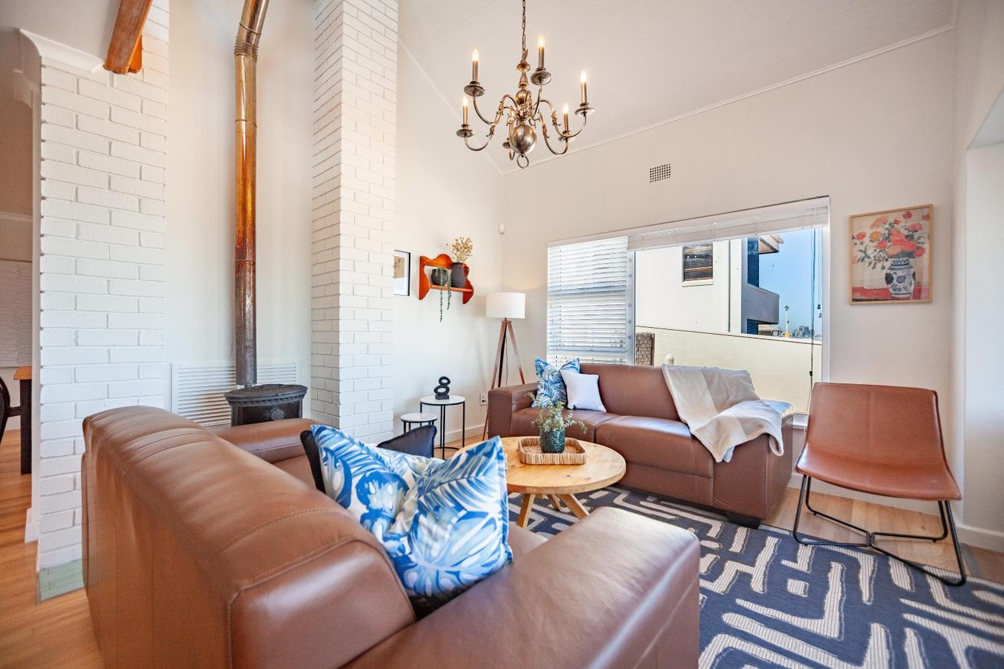 Apartment Seaside Bliss On The Beach, Bloubergstrand- 5 Bedroom