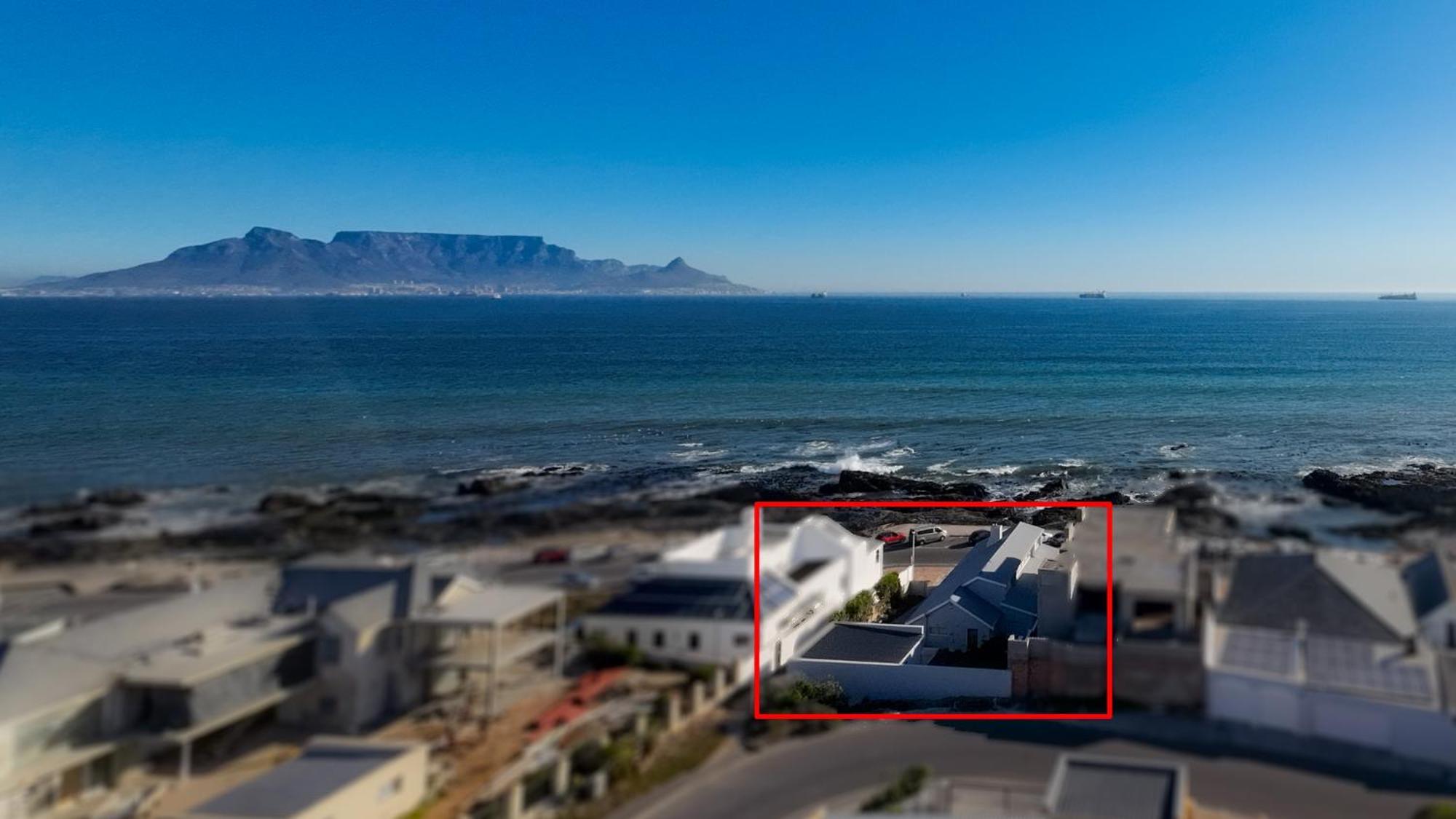 Seaside Bliss On The Beach, Bloubergstrand- 5 Bedroom